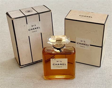 chanel no.5 the first perfume sold in the us|is Chanel no 5 obsolete.